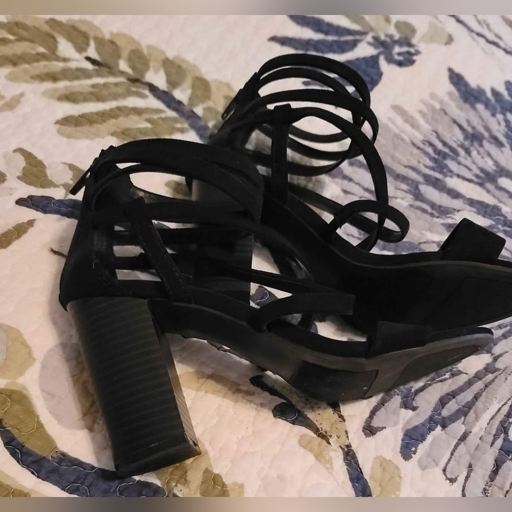 Lauren Conrad Elegant Black Strappy Women's Heels - Picture 2 of 4